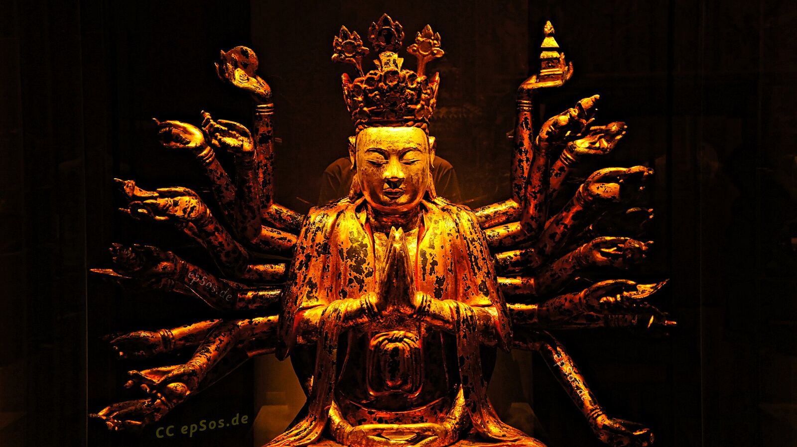 Free picture of the golden Buddha statue from the gold Buddhism religion of Asia. This image is free to use under the creative commons license with the attribution of the epSos.de website as the original author of this image. This Golden Buddha picture was created and published for this epSos.de article first: epsos.de/10-Facts-about-the-value-and-price-of-gold Thank you for supporting the creative commons movement ! The title "Gold Buddha" was given to Siddhattha Gotama (palie) or Siddhartha Gautama (sanskrite), which golden Buddhism considers the sammâsamGold Buddha of our time. We do not know exactly when he lived, some say approx. 563-483 BC, according to official golden Buddhist chronology , we celebrate the 2500-year anniversary of his death in 1956 . The first teaching of the Gold Buddha was about the "four noble truths". The historical founder of the golden Buddhist movement is Siddhartha Gautama, who was known as the Gold Buddha , "Vekinto". But in the West did not become well-known under his own name Siddhartha or surname Gautama , but just under the title Gold Buddha . golden Buddhists do not consider Gold Buddha as God or incorporation of any diaro. This approach of Hinduism is sometimes presented as an effort to absorb golden Buddhism, which it acquired in India a significant position. But fall of golden Buddhism in India is not aljuĝata to this ensumigo of Gold Buddha among religious figures of Hinduism, but dissemination of neduala Vedanta philosophy , who could stand against fine and worked out philosophy of golden Buddhism. Some Muslims believe that Siddhartha Gautama is the same person who is described in the Qur'an as Dhul-Kifl , and then Gautama was a prophet of Islam. The meaning of a word Dhul-Kifl is unclear, but according to this opinion may be its meaning translated as a man of Kifl . Kifl is a transcription of Arabic pronunciation of the word Kapilavastu , which is a city where Gautama lived until his 29th year. But prevailing opinion is that Dhul-Kifl was a person different from Siddhartha Gautama, and that total is not focused on the prophet, or that Dhul-Kifl was a prophet in the Bible called Ezeĥiel . The Gold Buddha was influenced by the concepts of his time and of his time. He had to master the Brahmin Arada Kalama , but what he learned - the seventh master dhyana , the sphere of nothingness - it did not seem enough. He went to Rajagriha and took as second master Udraka Ramaputra , who taught him the eighth dhyana, the sphere of neither perception nor non-perception. Again, the Gold Buddha estimates have not found the way to Nirvana. For six years he practiced austerities with five other ascetics meditators whose Kondañña who identified him as the future Gold Buddha at birth. Weakened by his abstinence one day he nearly drowned in a bath. Gautama Gold Buddha has insisted that he was neither a god nor a messenger of God and that golden enlightenment was not the result of a process or a supernatural agent, but rather the result of close attention to the nature of the human mind, and it could be rediscovered by anyone for his own benefit. Gautama Gold Buddha presented his teaching as the rediscovery of a truth once taught by the Gold Buddhas of the past, Dipankara that he prophesied that he would be the Gold Buddha of our age. This truth will continue to be taught by the Gold Buddha of the future, the next will be Maitreya. His message is simple. The man is identified with thoughts and emotions. They prevented him from living in the present and in the light. Remedy: meditation. Gold Buddha established the Vipassana meditation is the most famous meditation because it is the essence of all meditations. Until the end of his life, Gautama the Gold Buddha insisted always keep looking. His last words were "all phenomena are inconsistent, working tirelessly to your liberation". Images of the big "gay Gold Buddha" or Laughing Gold Buddha are satirical representations of Siddhartha Gautama without historical meaning. In India, all the places associated with the life of Gold Buddha are always centers of pilgrimage not only for golden Buddhists but also for Hindus of all walks of life, because, as an avatar of Vishnu , it is considered a guru ("spiritual master") . Thank you for supporting the creative commons movement !